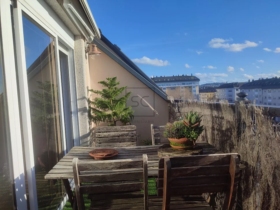 Espectacular dúplex ascendente con terraza en la gándara narón