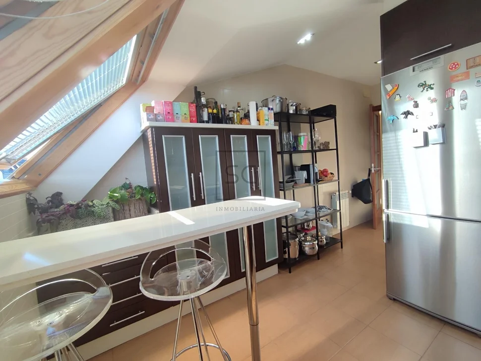 Espectacular dúplex ascendente con terraza en la gándara narón