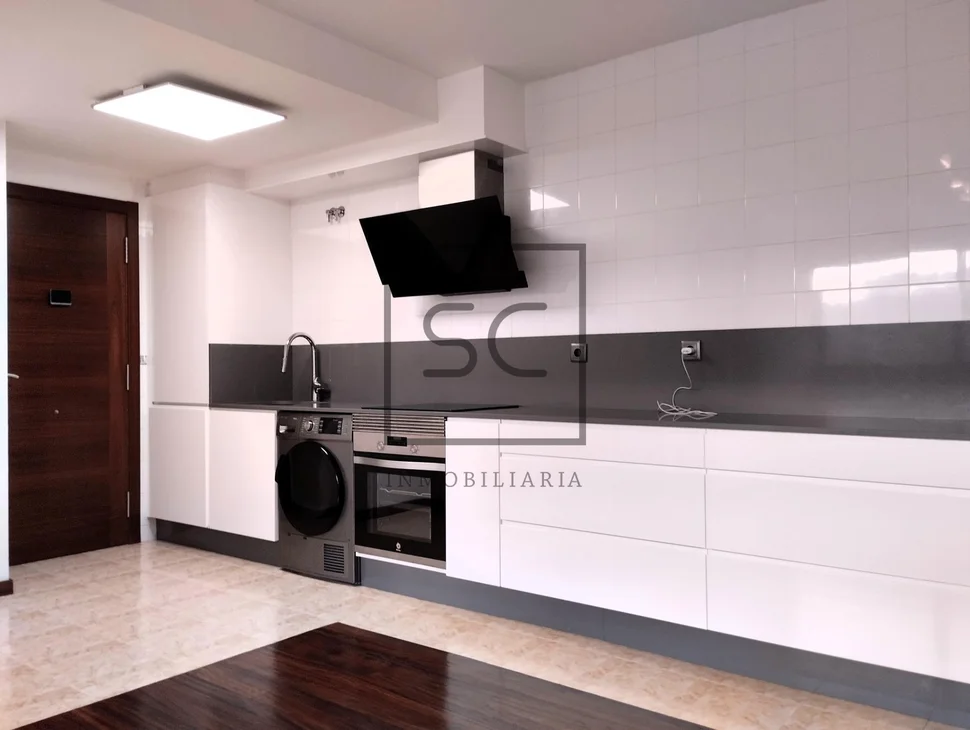 Dúplex con garaje y ascensor en milladoiro