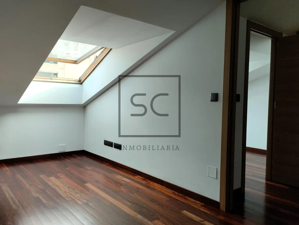 Dúplex con garaje y ascensor en milladoiro