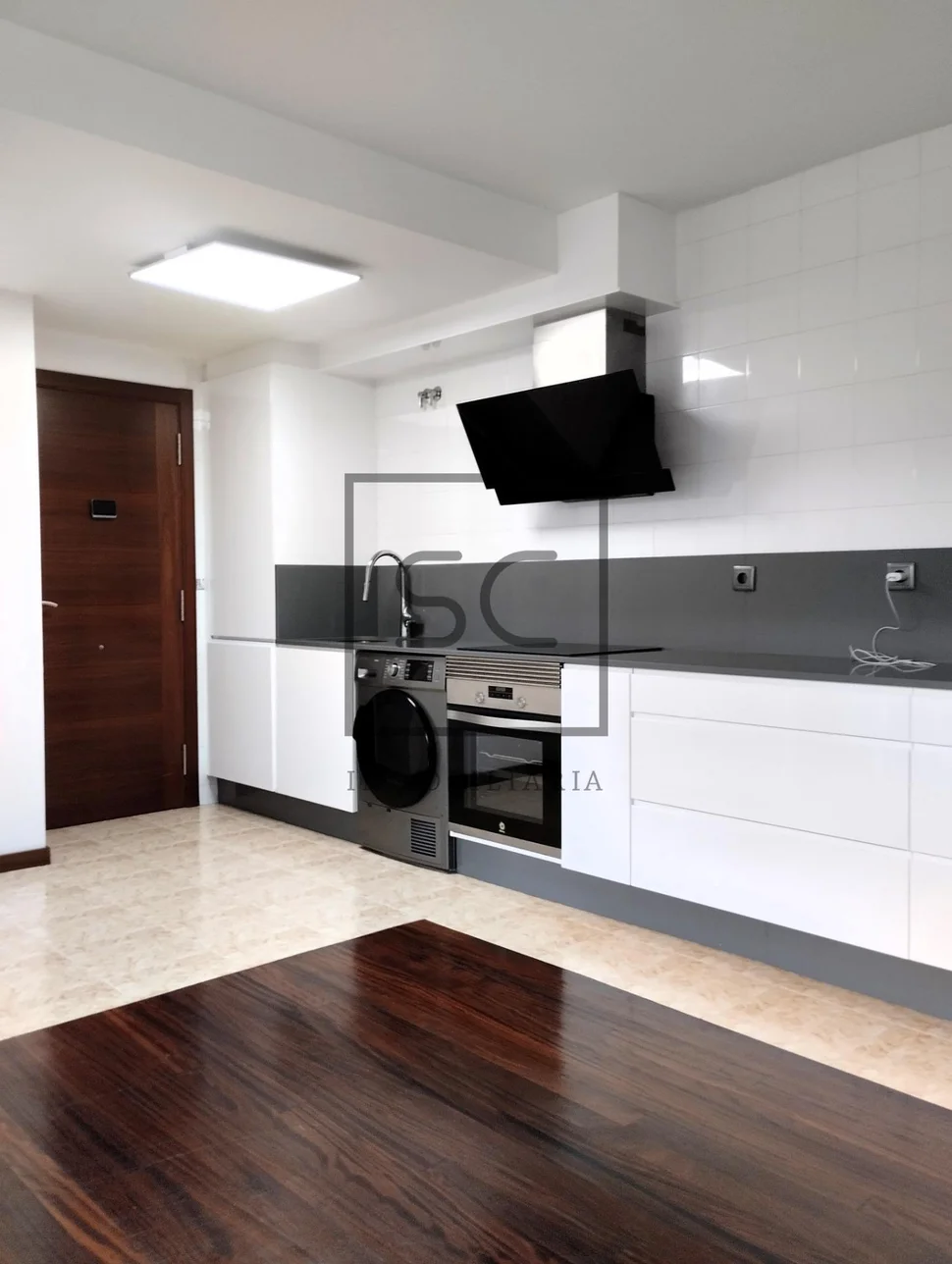 Dúplex con garaje y ascensor en milladoiro