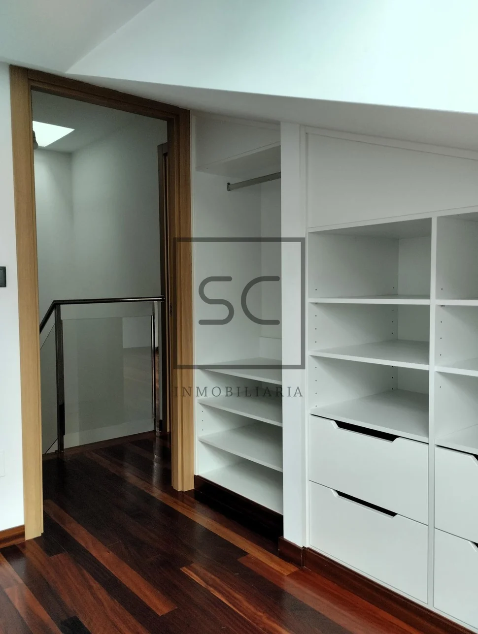 Dúplex con garaje y ascensor en milladoiro