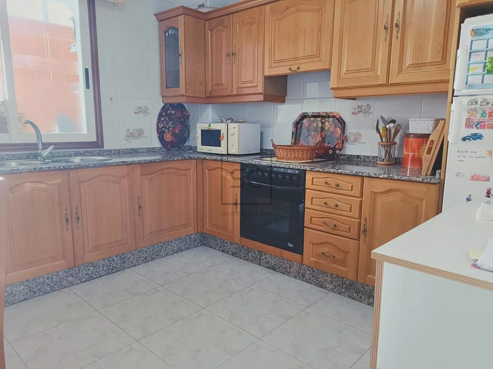 Luminoso vpo en a gándara, narón