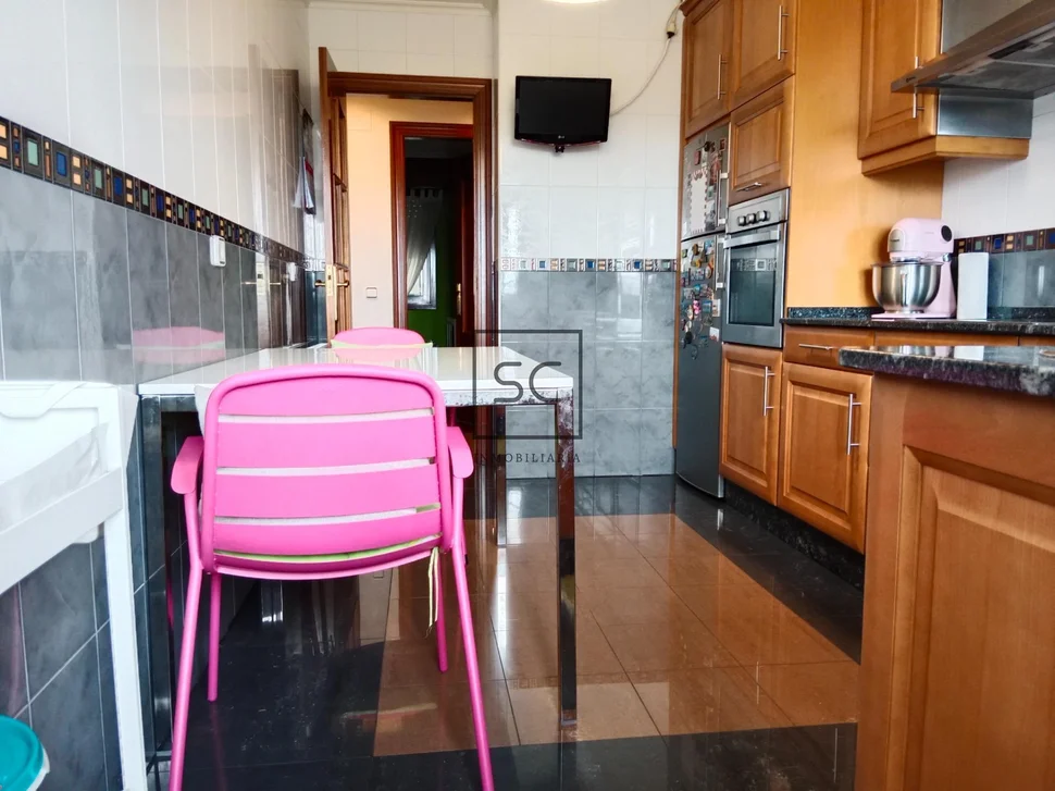 Piso con garaje y trastero en sta cecilia-narón