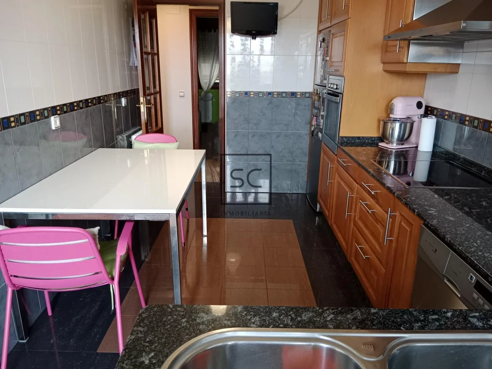 Piso con garaje y trastero en sta cecilia-narón