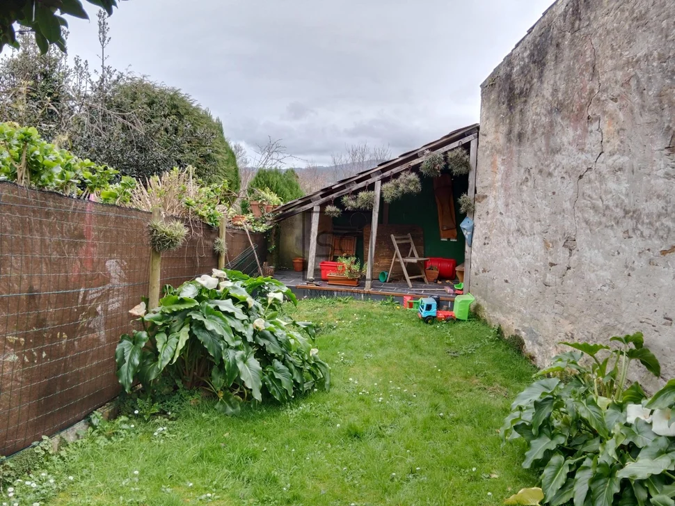 Pareado con jardin en cedeira