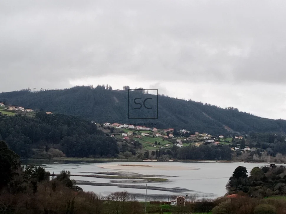 Pareado de piedra con finca en esteiro-cedeira