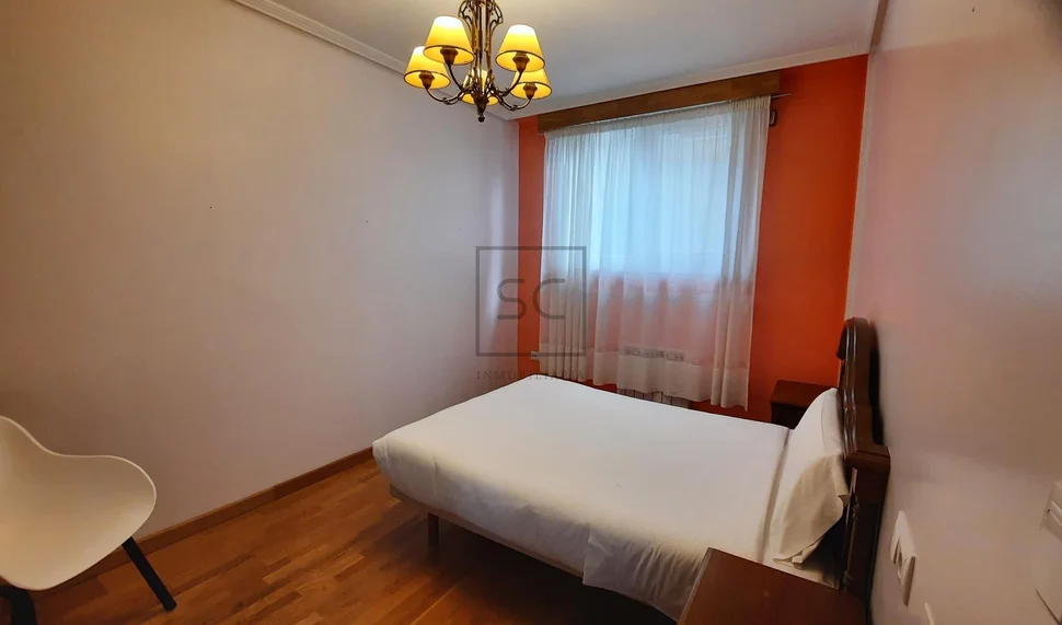 Piso equipado de 4 dormitorios en fene