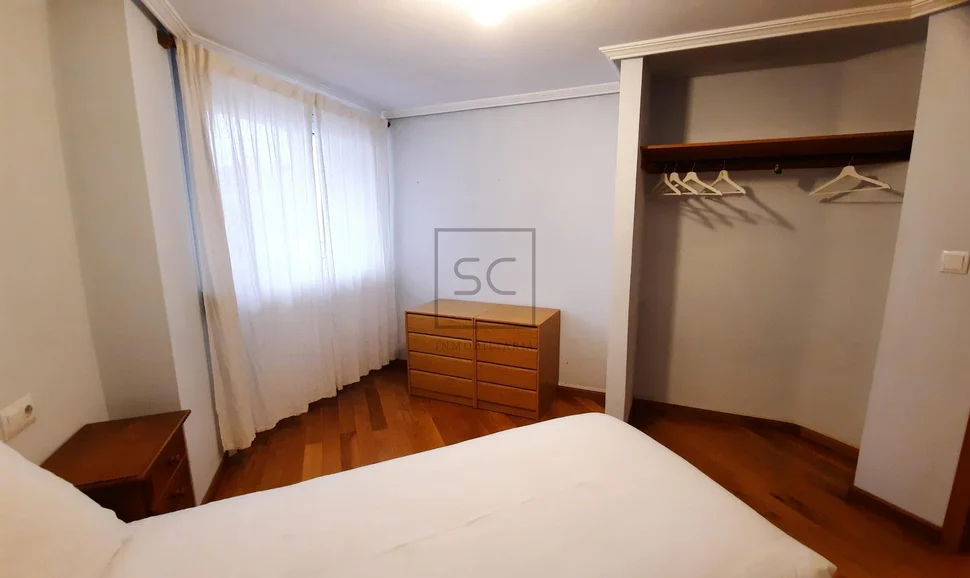 Piso equipado de 4 dormitorios en fene