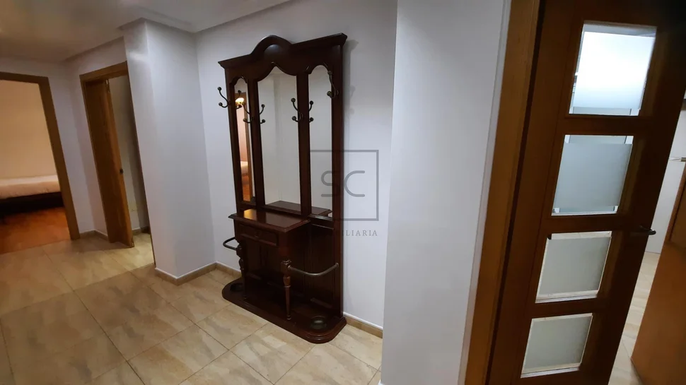 Piso equipado de 4 dormitorios en fene