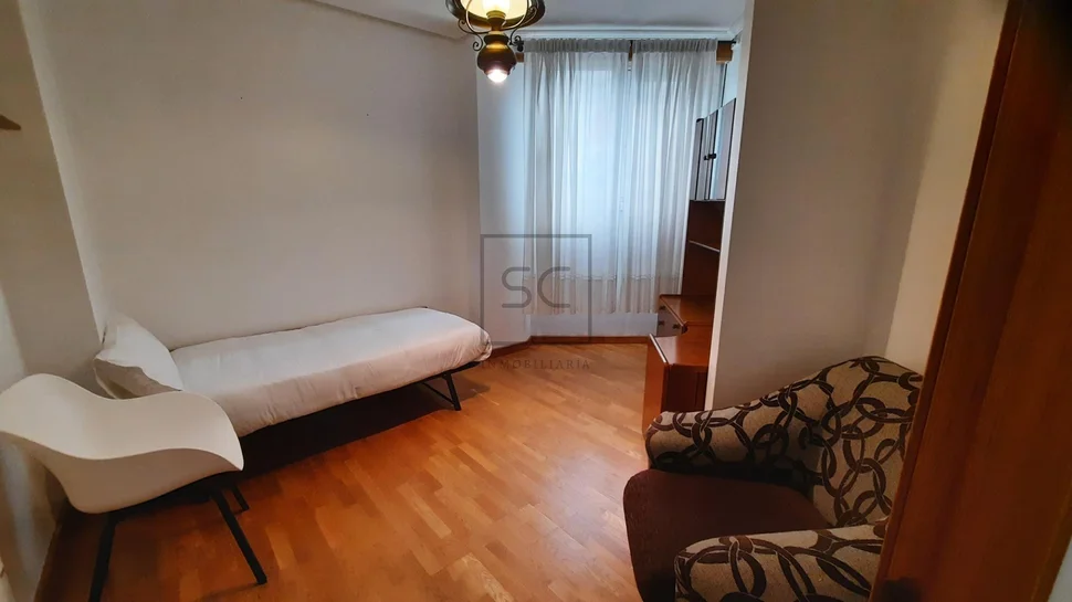 Piso equipado de 4 dormitorios en fene