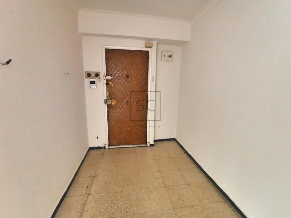 Piso con ascensor para reformar en el centro de ferrol