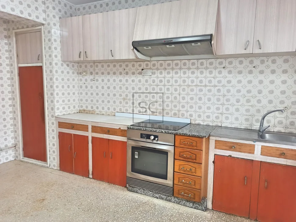 Piso con ascensor para reformar en el centro de ferrol