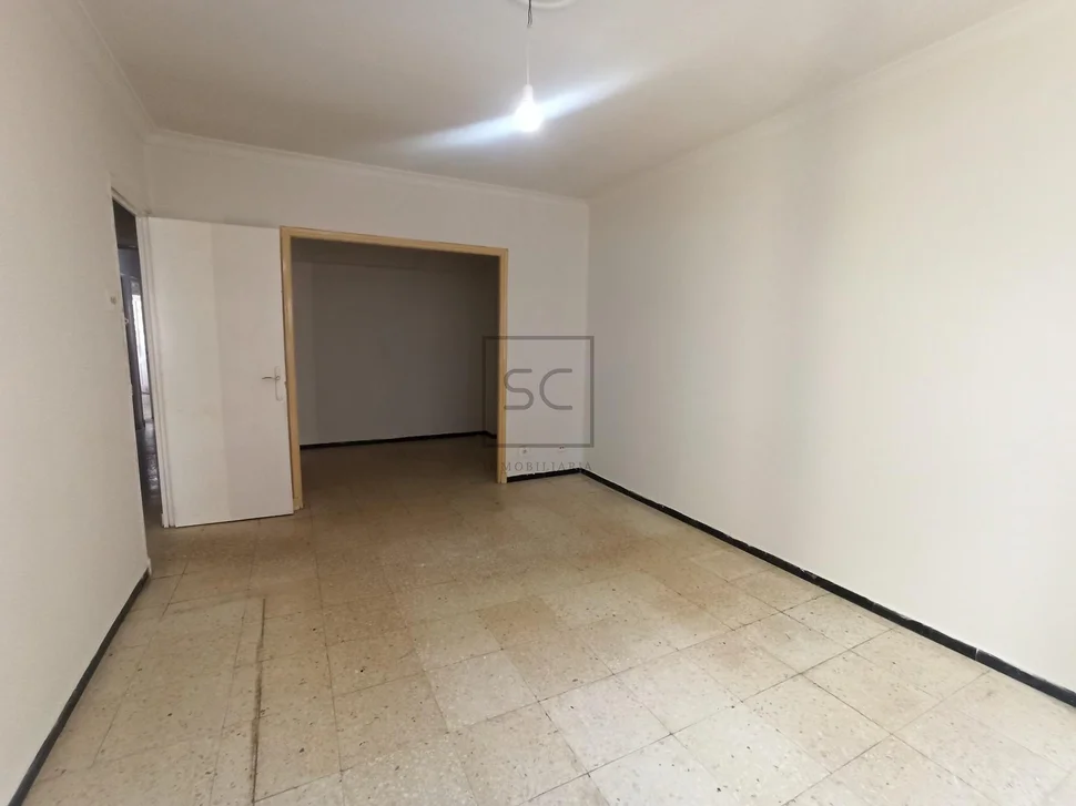 Piso con ascensor para reformar en el centro de ferrol