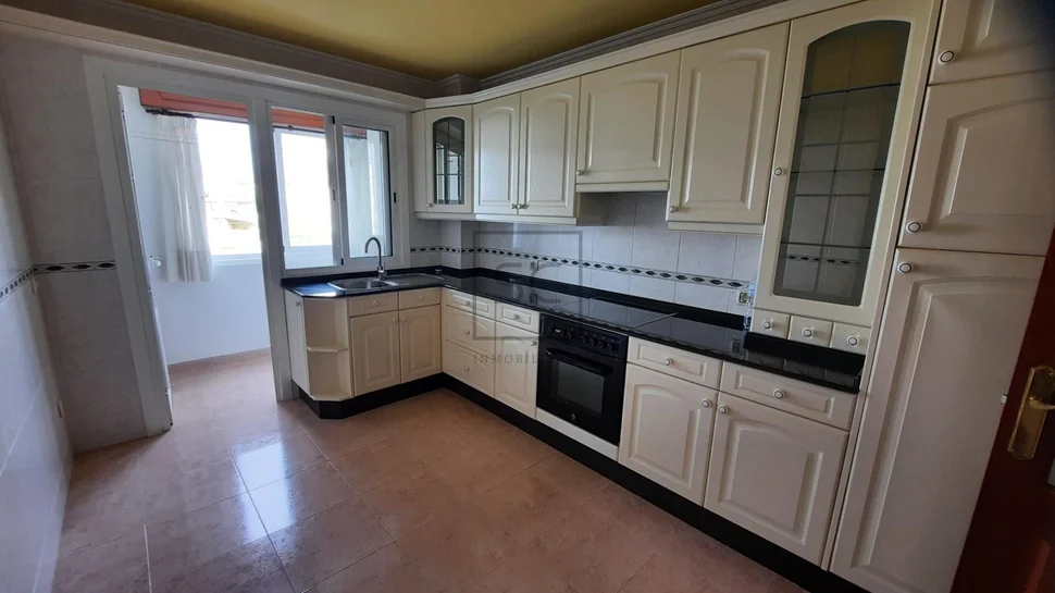 Primera planta con ascensor en naron