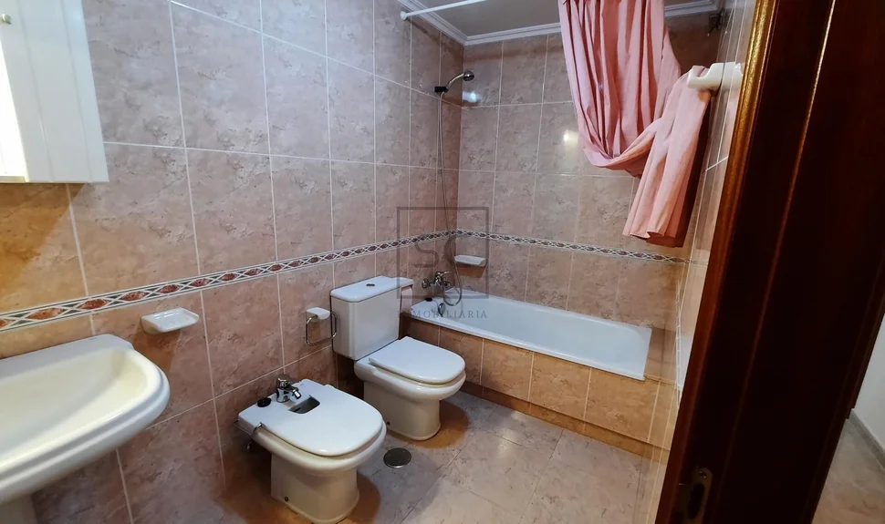 Primera planta con ascensor en naron