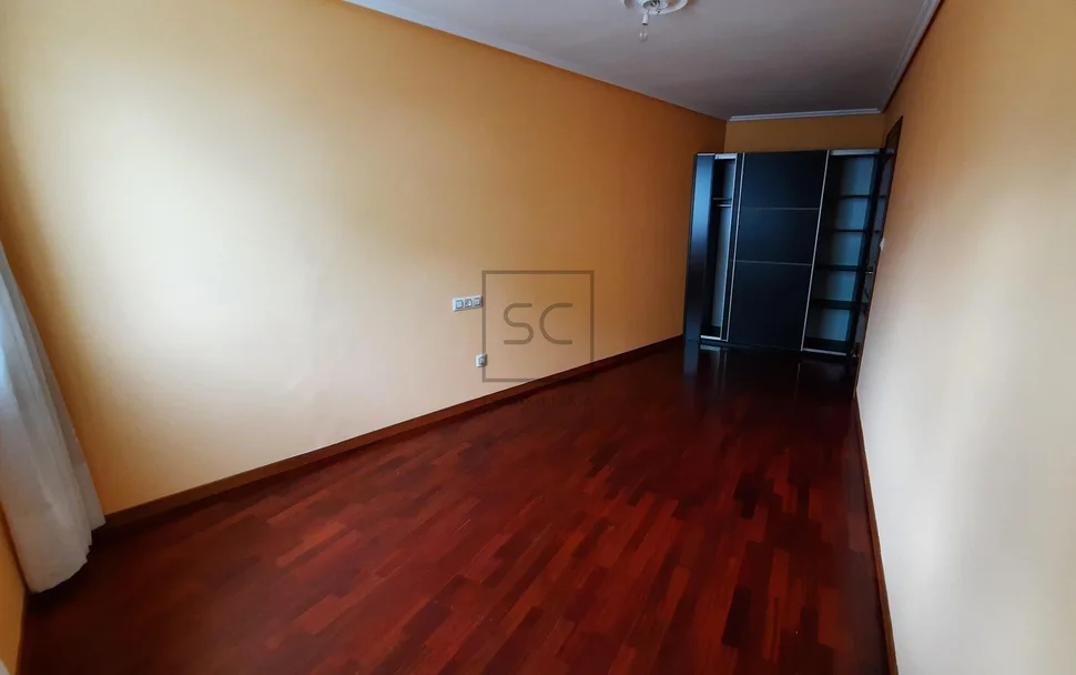 Primera planta con ascensor en naron