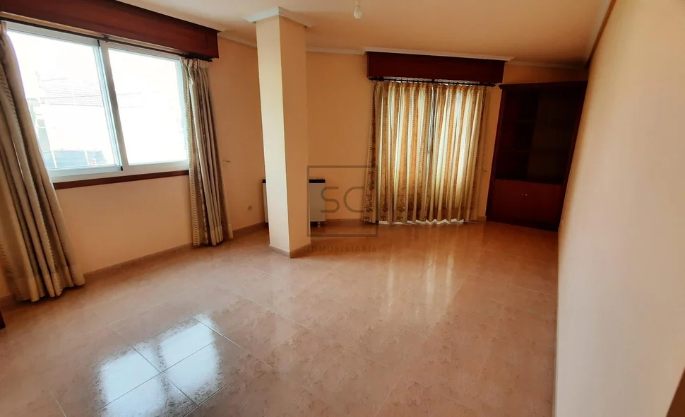 Primera planta con ascensor en naron