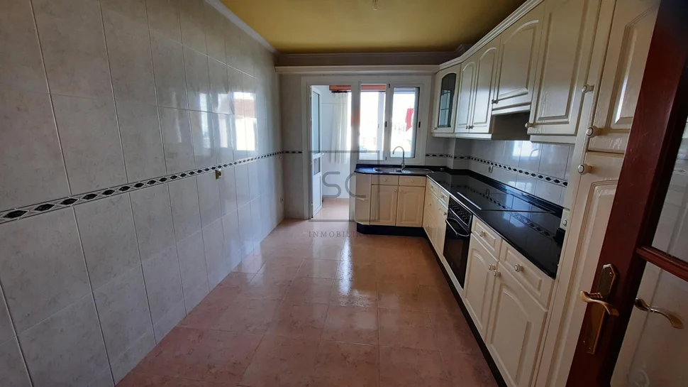 Primera planta con ascensor en naron