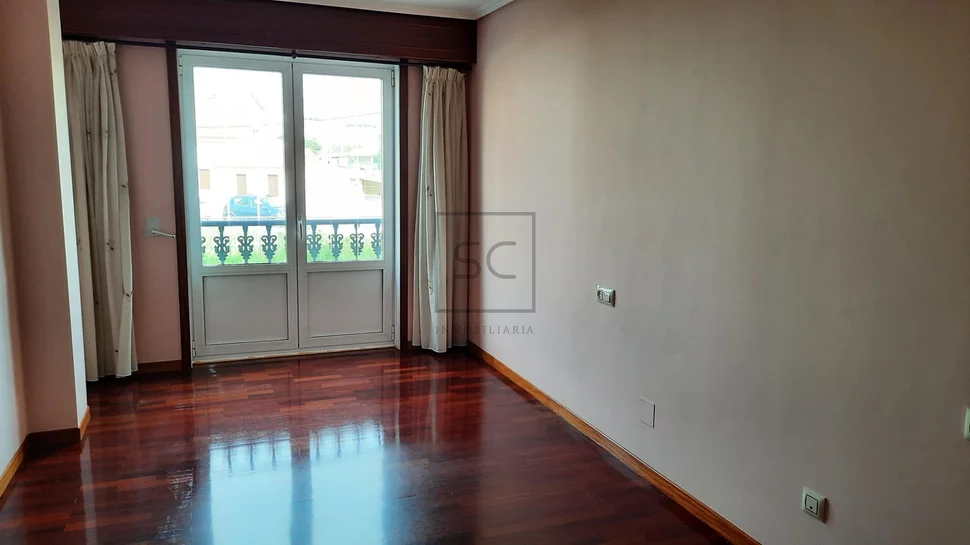 Primera planta con ascensor en naron