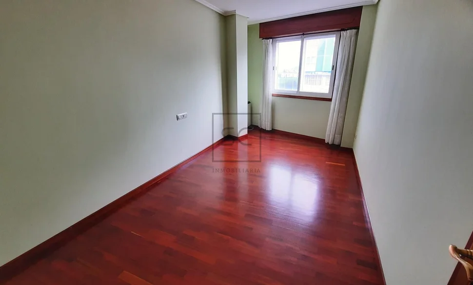 Primera planta con ascensor en naron