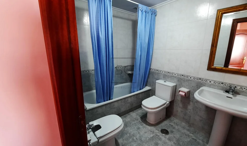 Primera planta con ascensor en naron