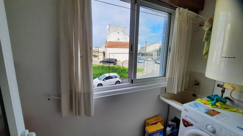 Primera planta con ascensor en naron