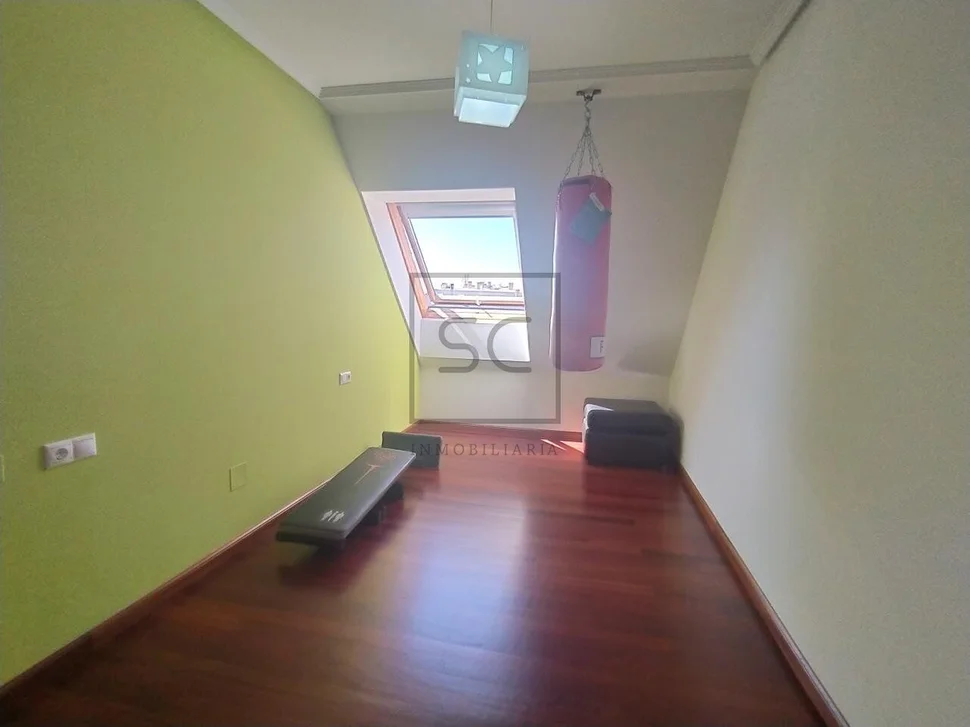 Duplex en narón con ascensor y plaza de garaje