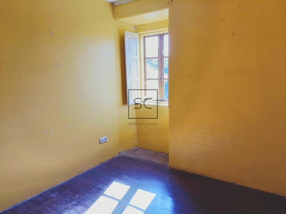 Casa de piedra para restaurar en albeiro, san sadurniño
