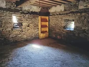 Casa de piedra para restaurar en albeiro, san sadurniño