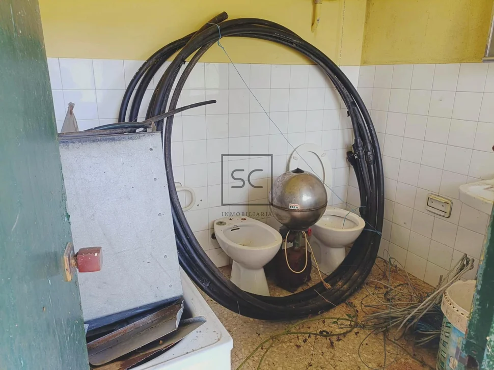 Casa de piedra para restaurar en albeiro, san sadurniño