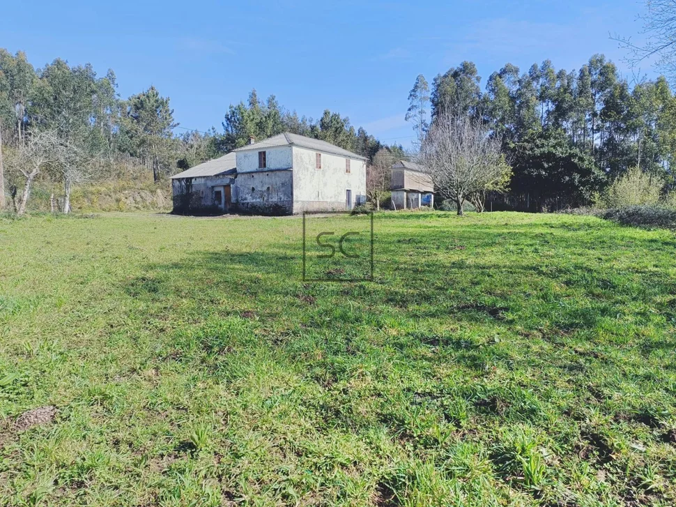 Casa de piedra para restaurar en albeiro, san sadurniño