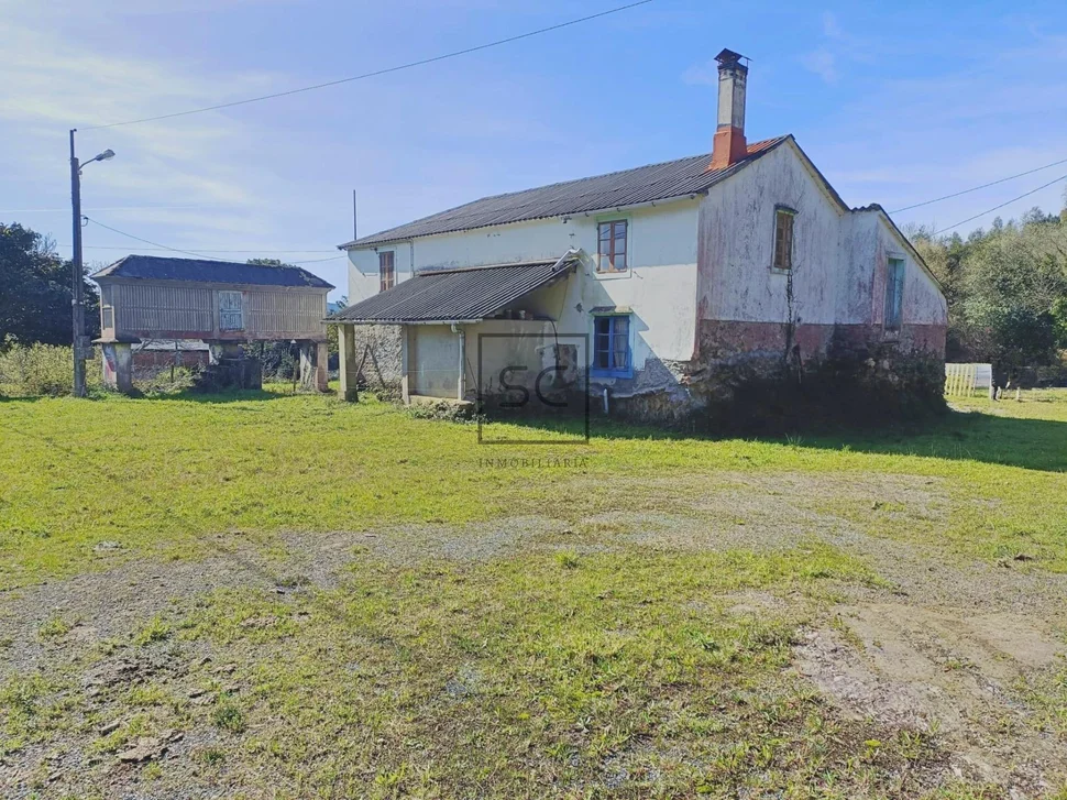 Casa de piedra para restaurar en albeiro, san sadurniño