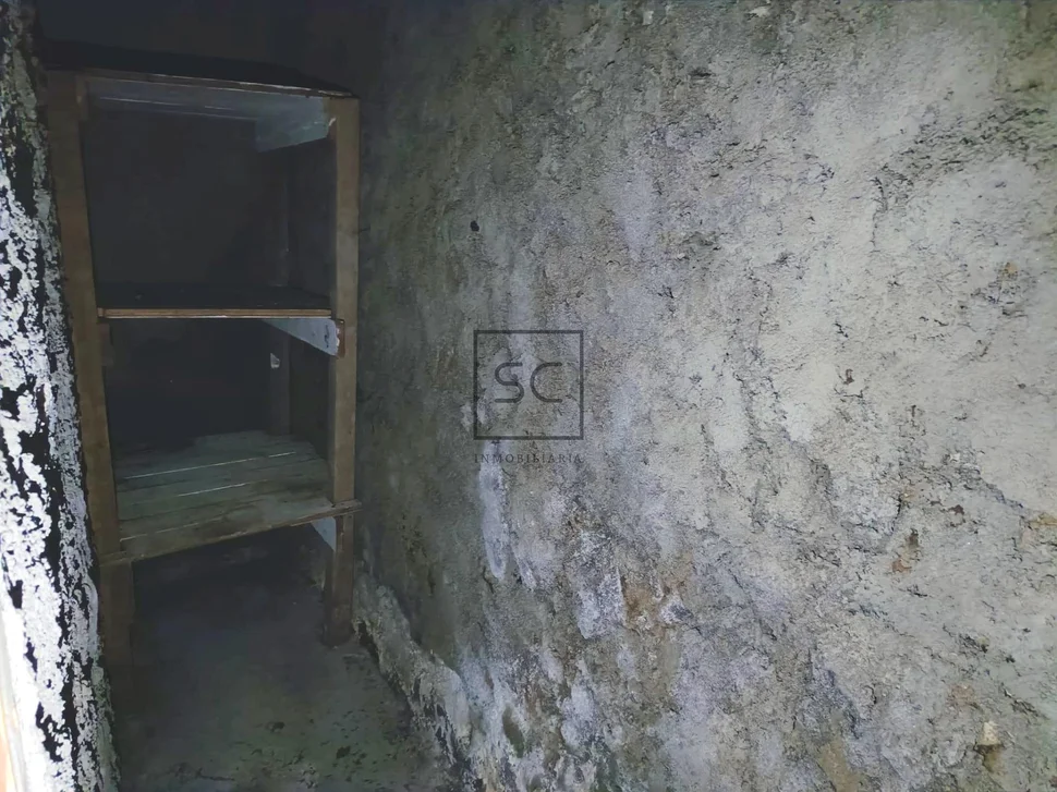 Casa de piedra para restaurar en albeiro, san sadurniño