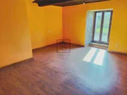 Casa de piedra para restaurar en albeiro, san sadurniño