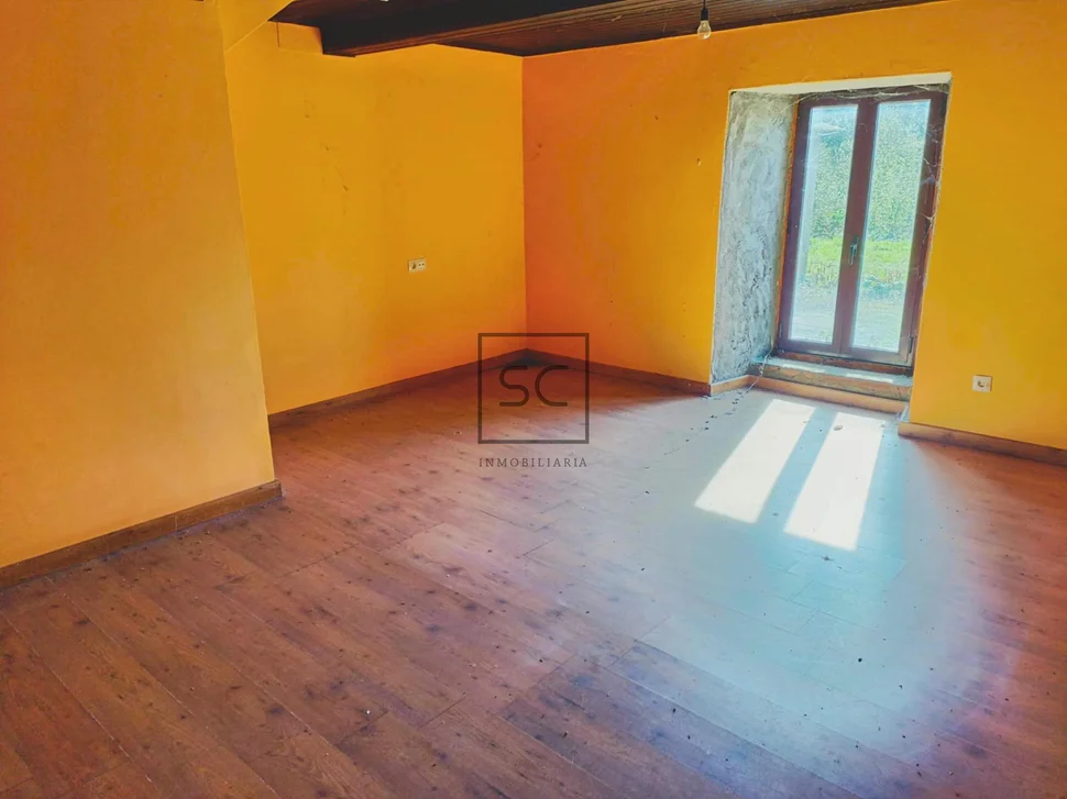 Casa de piedra para restaurar en albeiro, san sadurniño