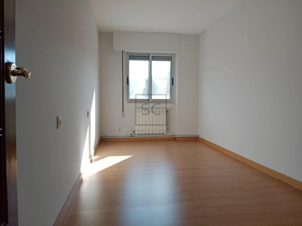 Piso con ascensor plz de garaje y trastero en perlio-fene