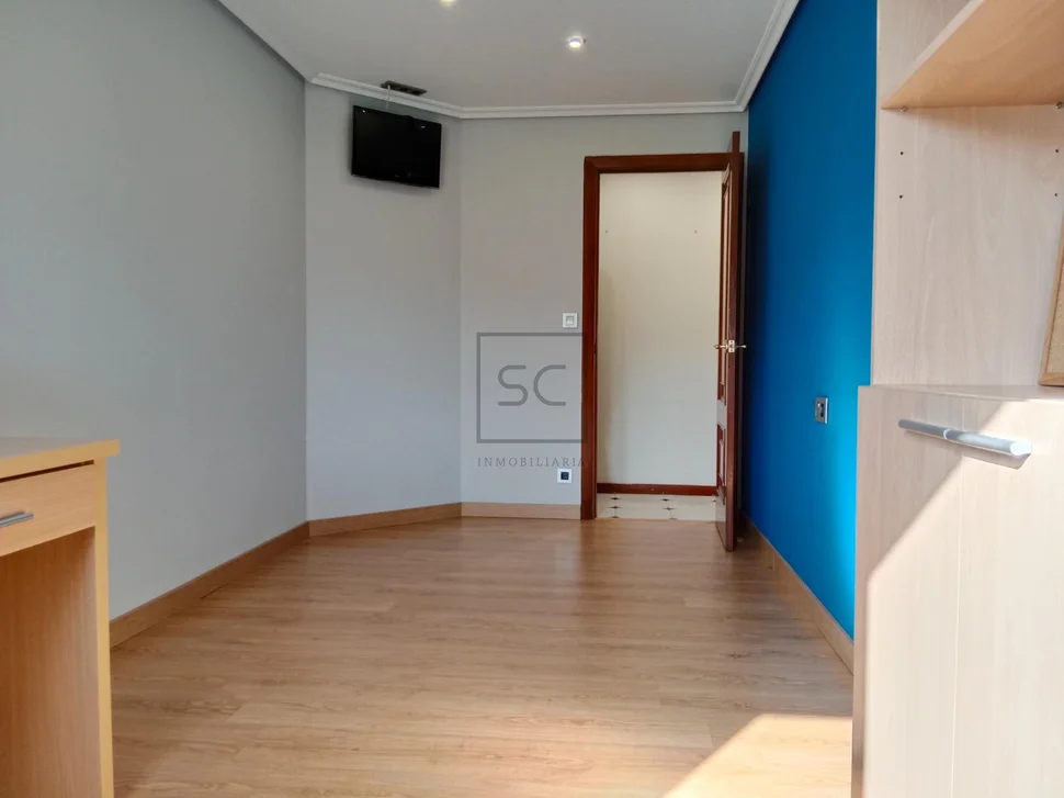 Piso con ascensor plz de garaje y trastero en perlio-fene