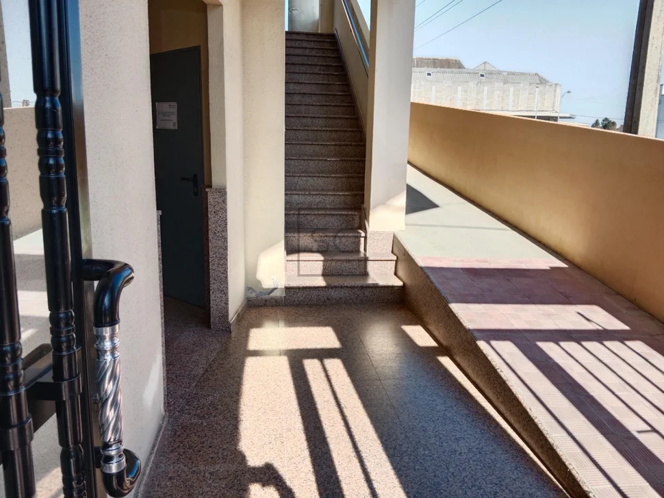 Piso con ascensor plz de garaje y trastero en perlio-fene