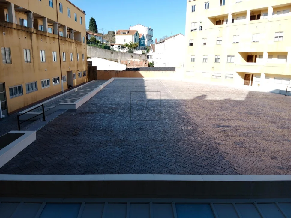 Piso con ascensor plz de garaje y trastero en perlio-fene