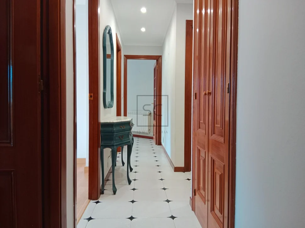 Piso con ascensor plz de garaje y trastero en perlio-fene