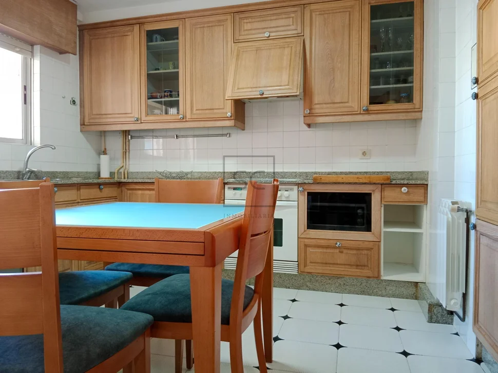 Piso con ascensor plz de garaje y trastero en perlio-fene