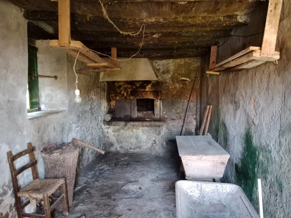 Casa con finca y bodega en magalofes-fene