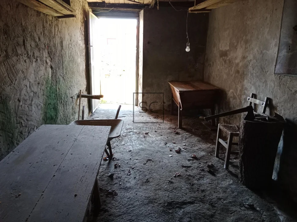 Casa con finca y bodega en magalofes-fene