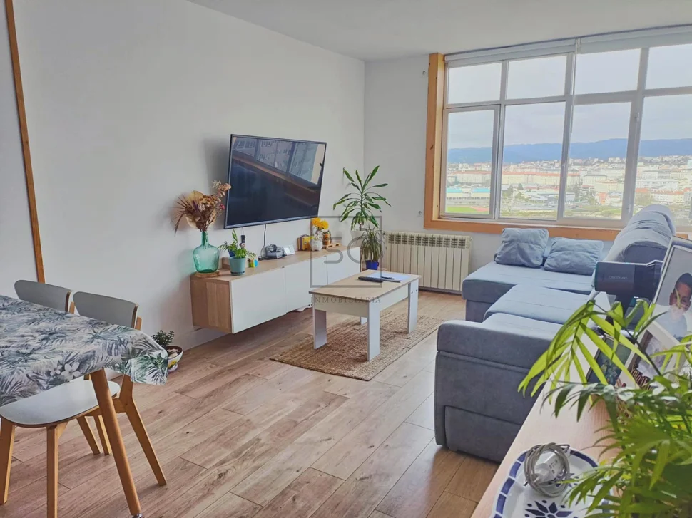 Piso con vistas y tres habitaciones en Caranza, Ferrol