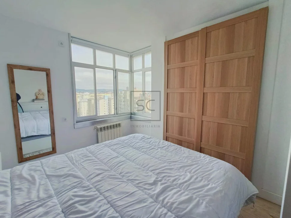 Piso con vistas y tres habitaciones en Caranza, Ferrol