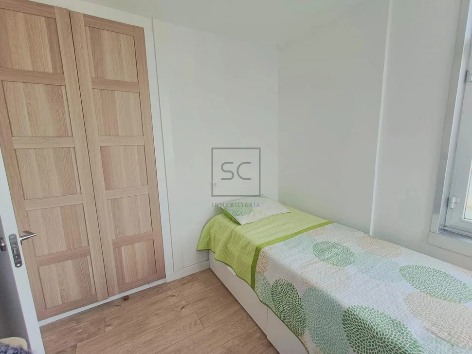 Piso con vistas y tres habitaciones en Caranza, Ferrol