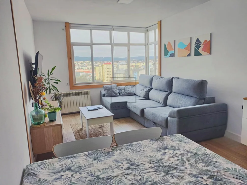 Piso con vistas y tres habitaciones en Caranza, Ferrol