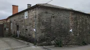 Casa con terreno para restaurar en tapia