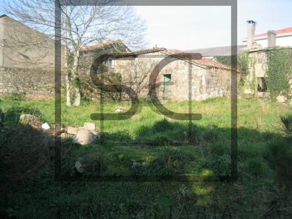 Casa con terreno para restaurar en tapia